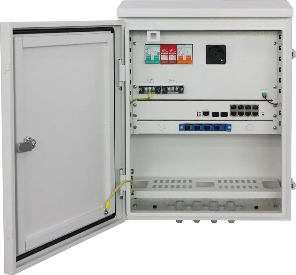 ernitec-switches-outdoor-switch-10-port-poe-ip66-170w image 1