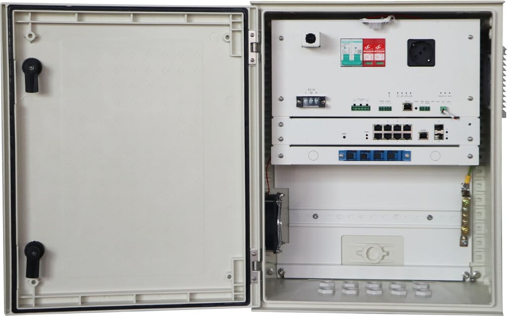 ernitec-switches-outdoor-switch-10-port-poe-ip66-170w-ups image 1